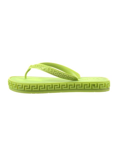 chinkle versace flip flops song